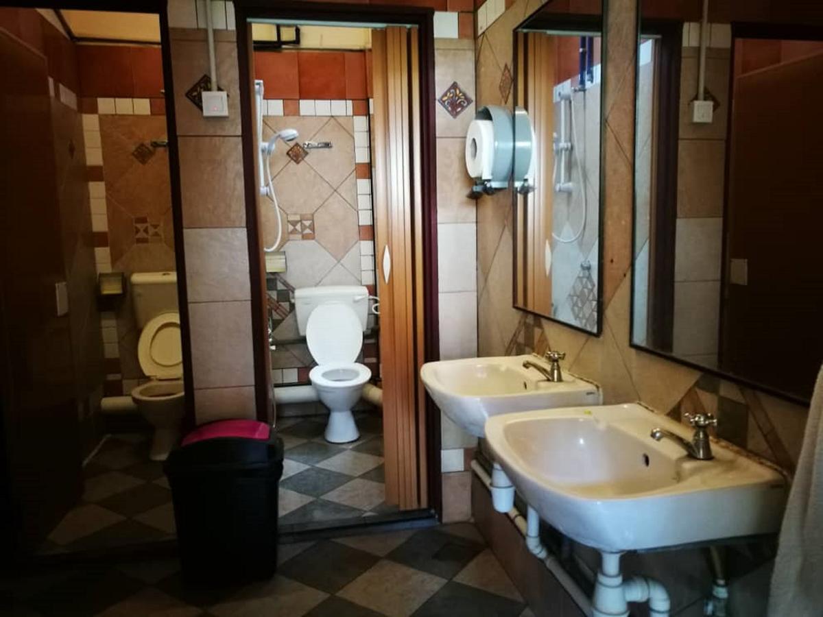 קואלה לומפור Grocer'S Inn Backpackers Guesthouse מראה חיצוני תמונה
