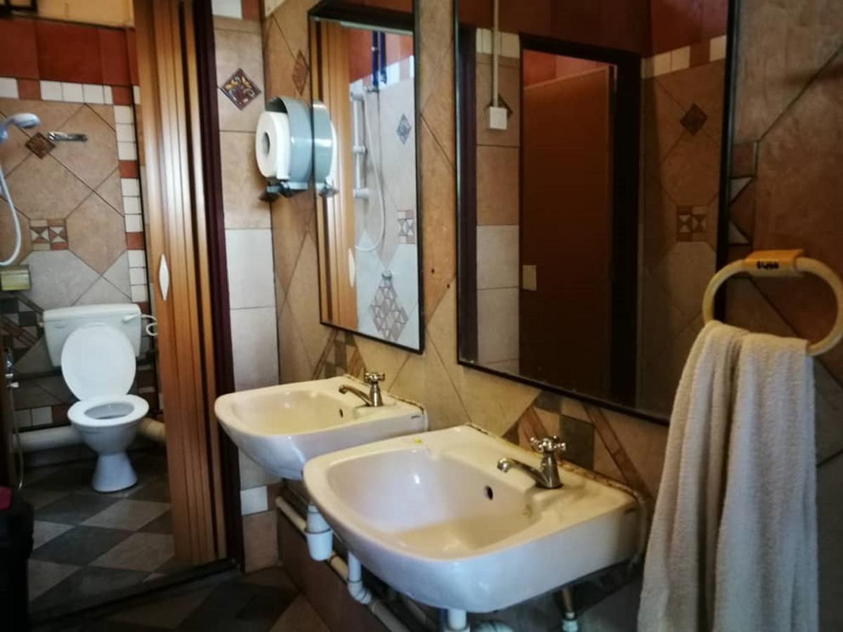 קואלה לומפור Grocer'S Inn Backpackers Guesthouse מראה חיצוני תמונה