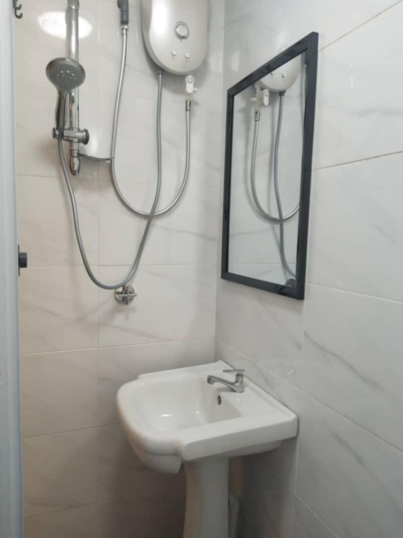 קואלה לומפור Grocer'S Inn Backpackers Guesthouse מראה חיצוני תמונה