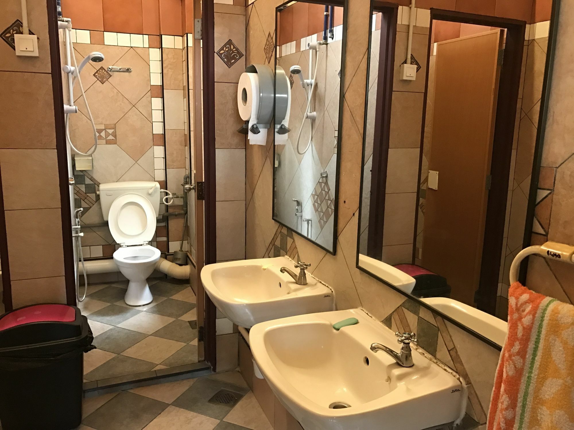 קואלה לומפור Grocer'S Inn Backpackers Guesthouse מראה חיצוני תמונה