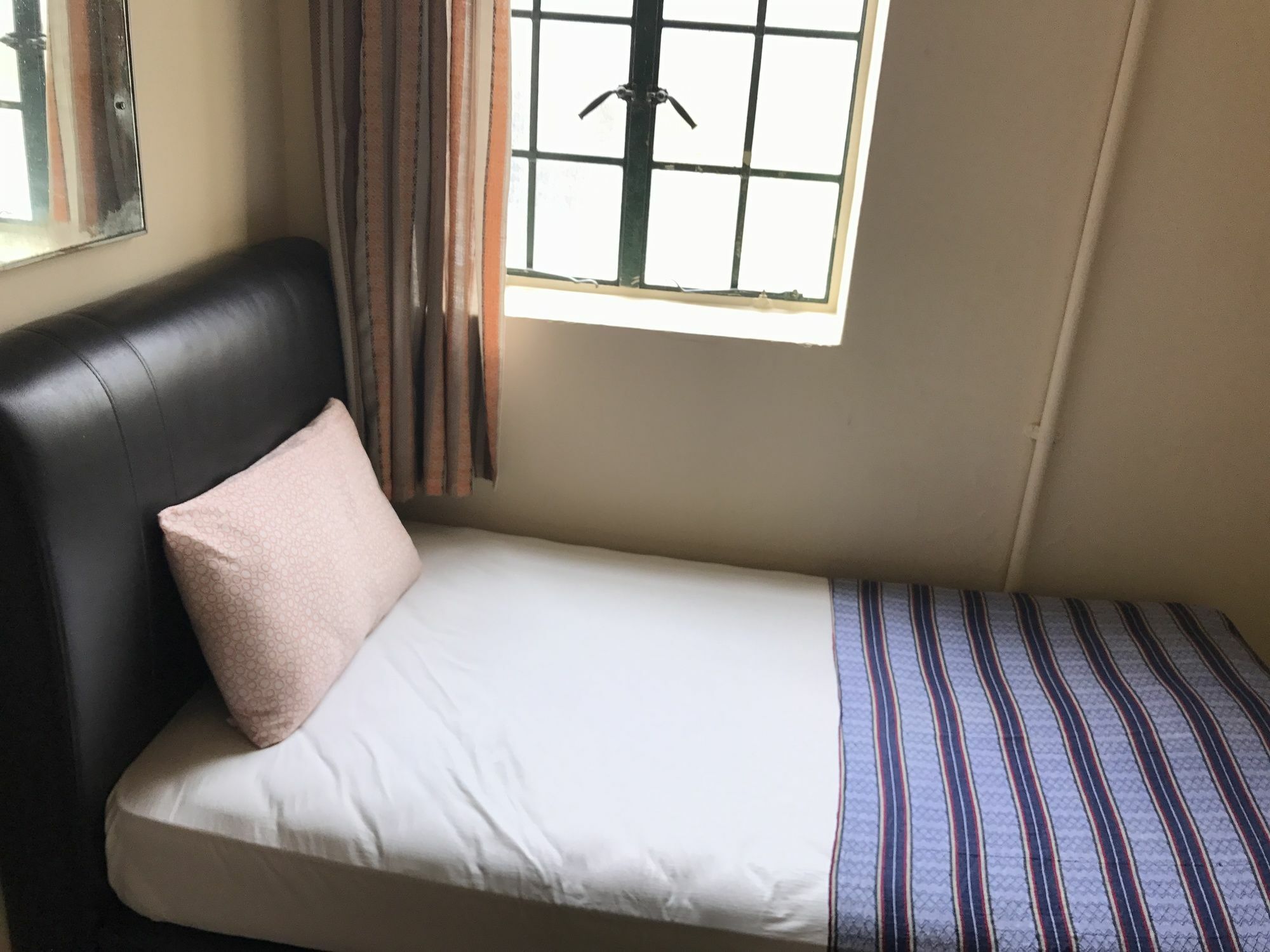 קואלה לומפור Grocer'S Inn Backpackers Guesthouse מראה חיצוני תמונה